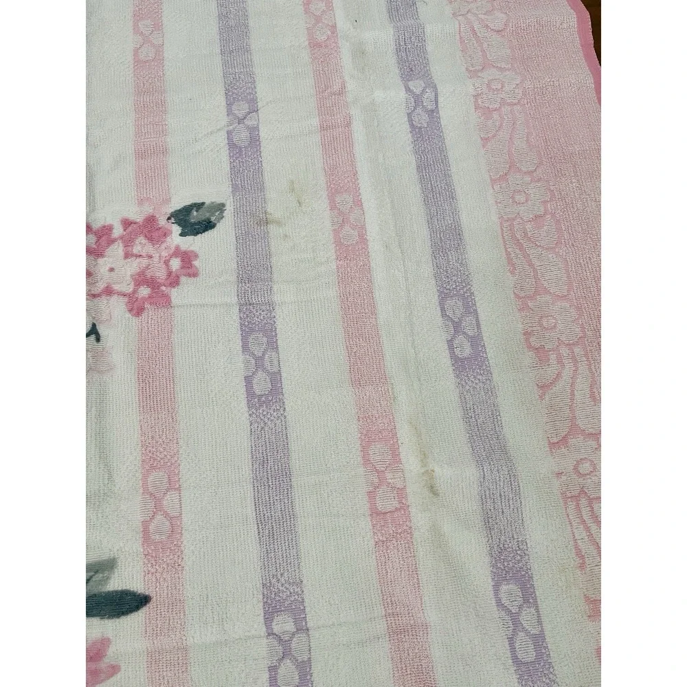 Vtg 1980s BATH SHEET Floral Purple Made in Shanghai Swan Brand *READ DESC*